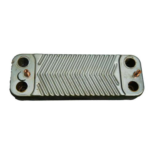 Intercambiador de Placas Saunier Duval — Ref. S1016600, repuesto fotografiado sobre fondo blanco
