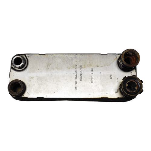 Intercambiador de Placas Vaillant VCM — Ref. 064950, repuesto original sobre fondo blanco