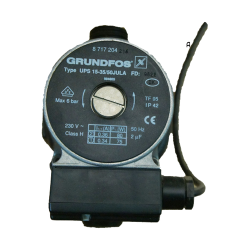 Bomba de Agua Junkers Eurostar ZWE 24-2ADE — Ref. 8717204216, repuesto fotografiado sobre fondo blanco
