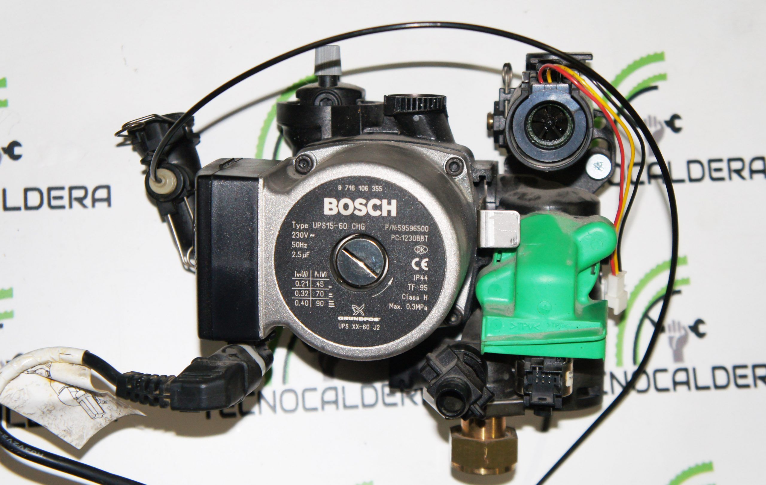 Bomba de Agua Junkers Cerapur Condensación — Ref. 87161063550